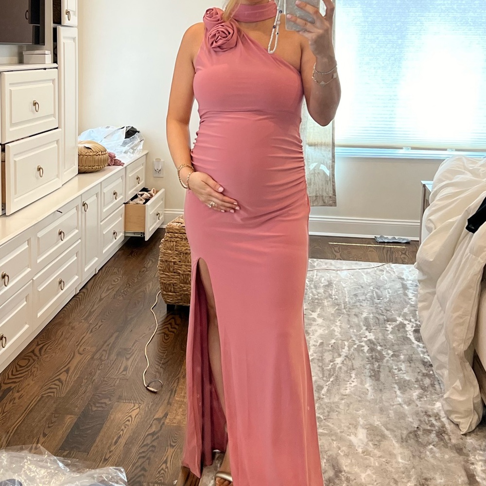 Maternity gown worn once